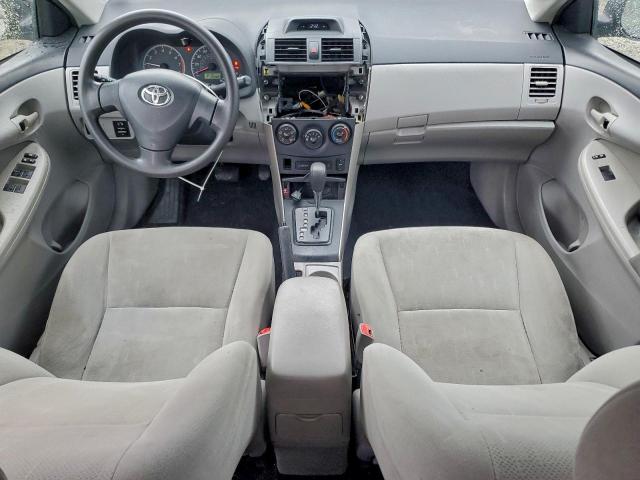 Toyota Corolla Base Image 8