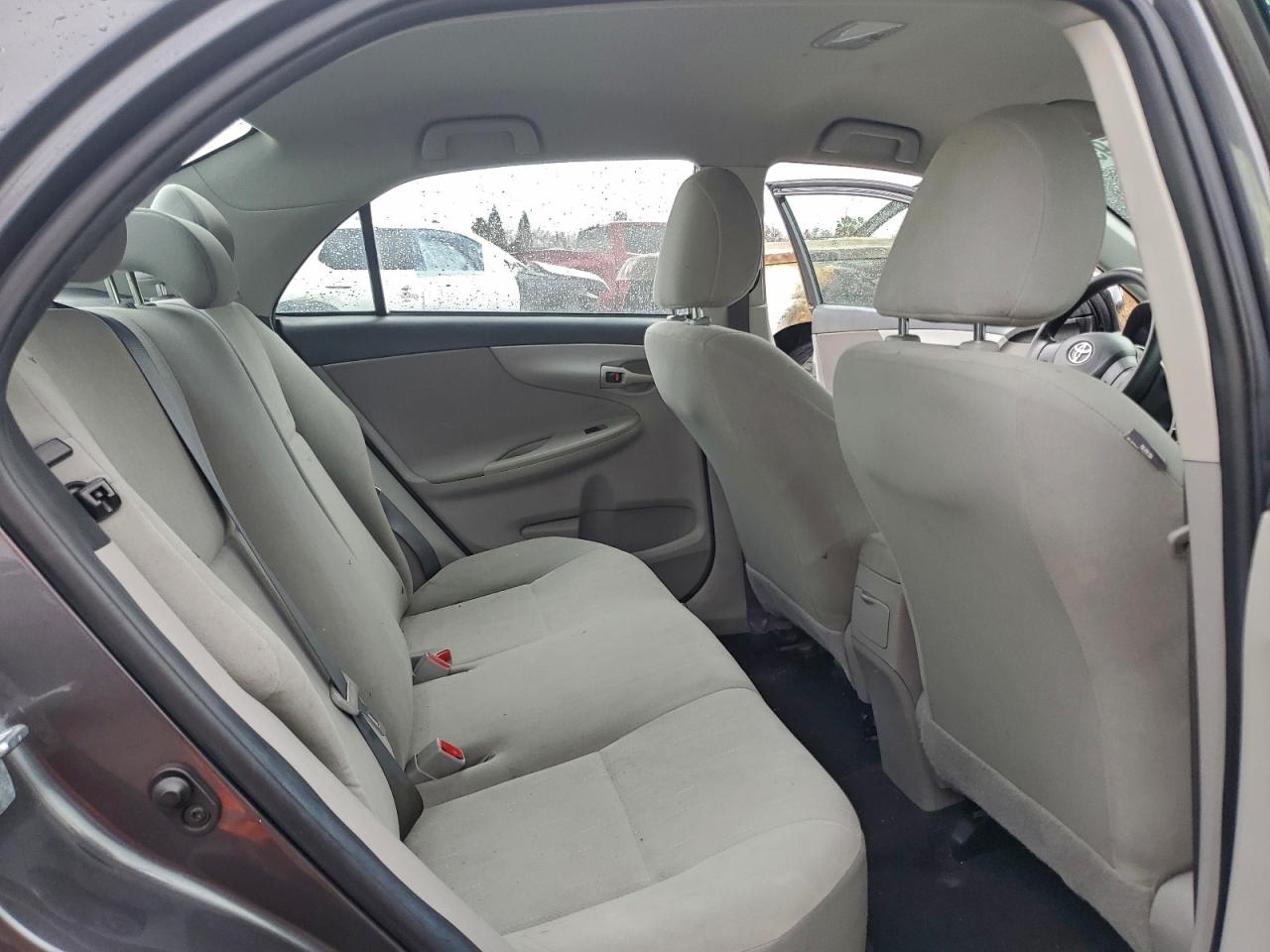 Toyota Corolla Base Image 6