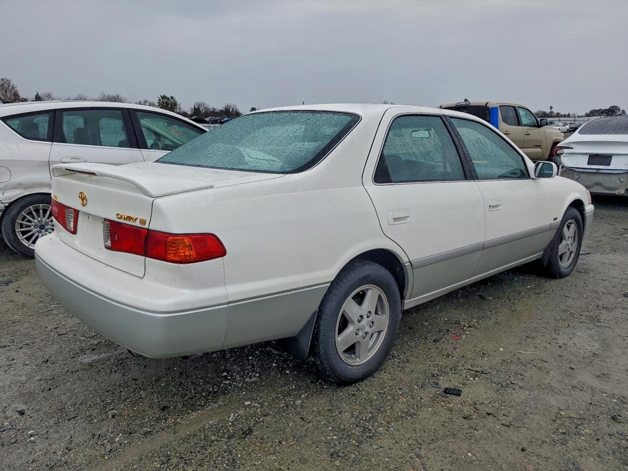 Toyota Camry Ce Image 6