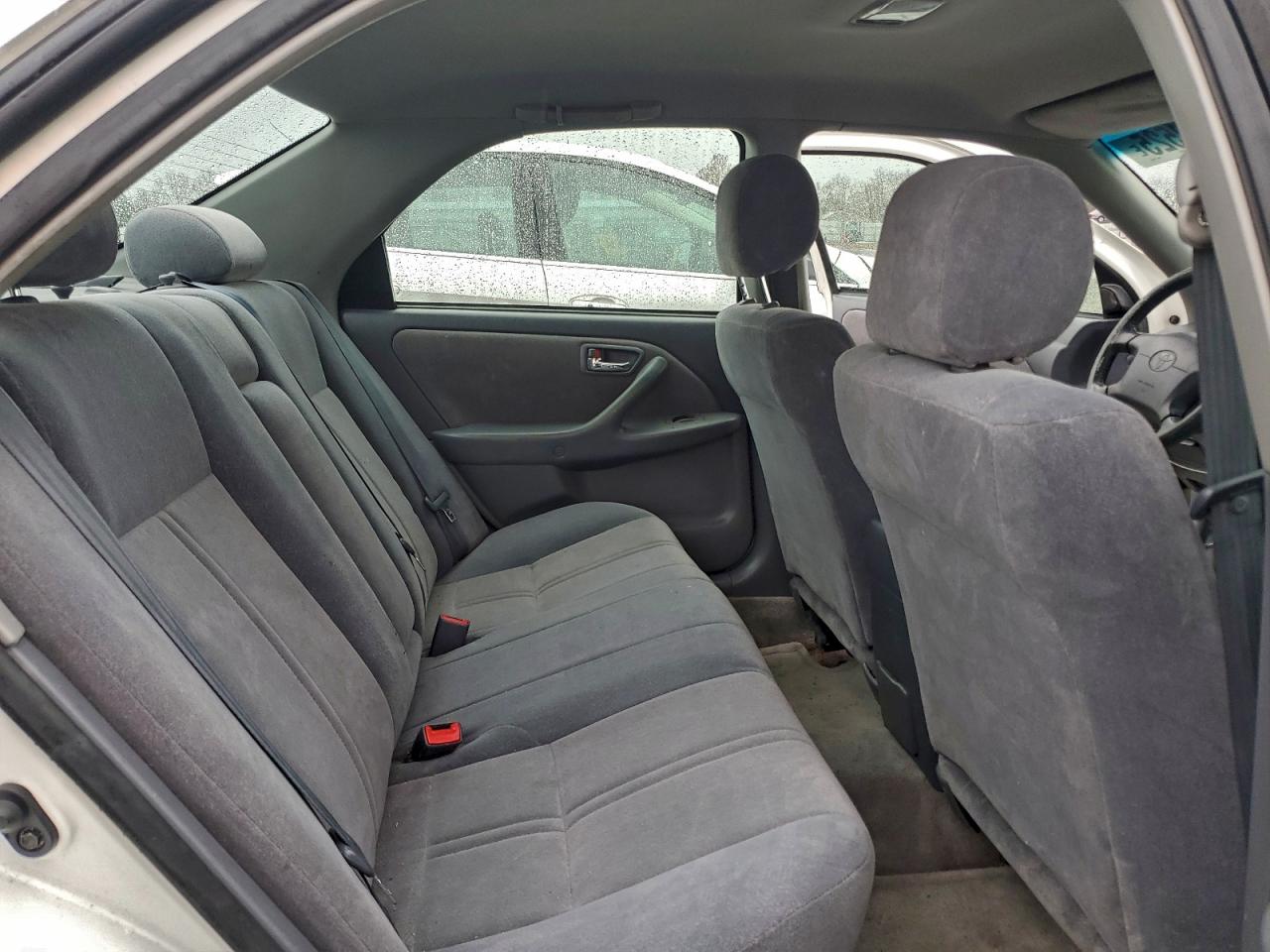 Toyota Camry Ce Image 3