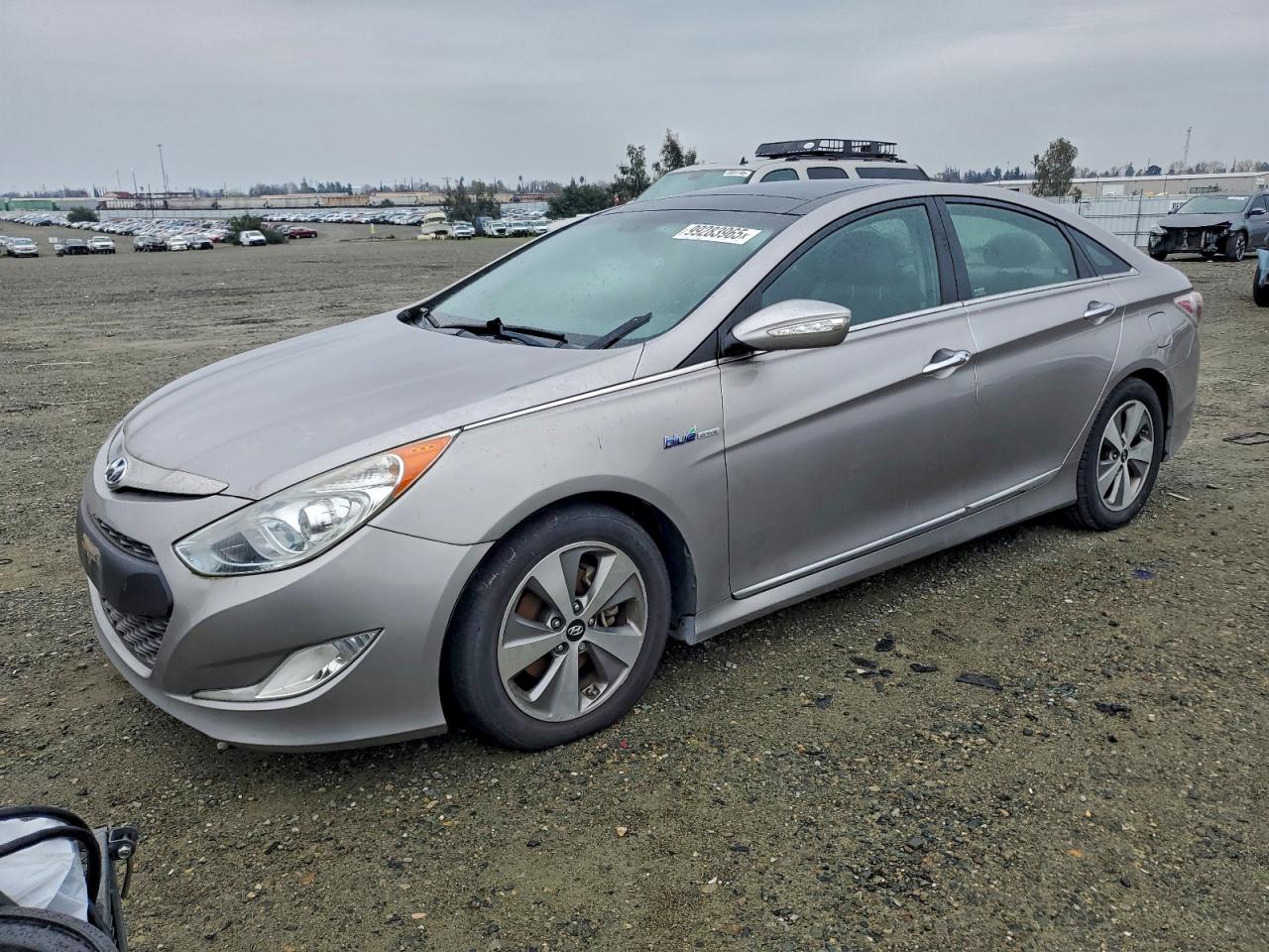 Hyundai SONATA Hybrid Image 1