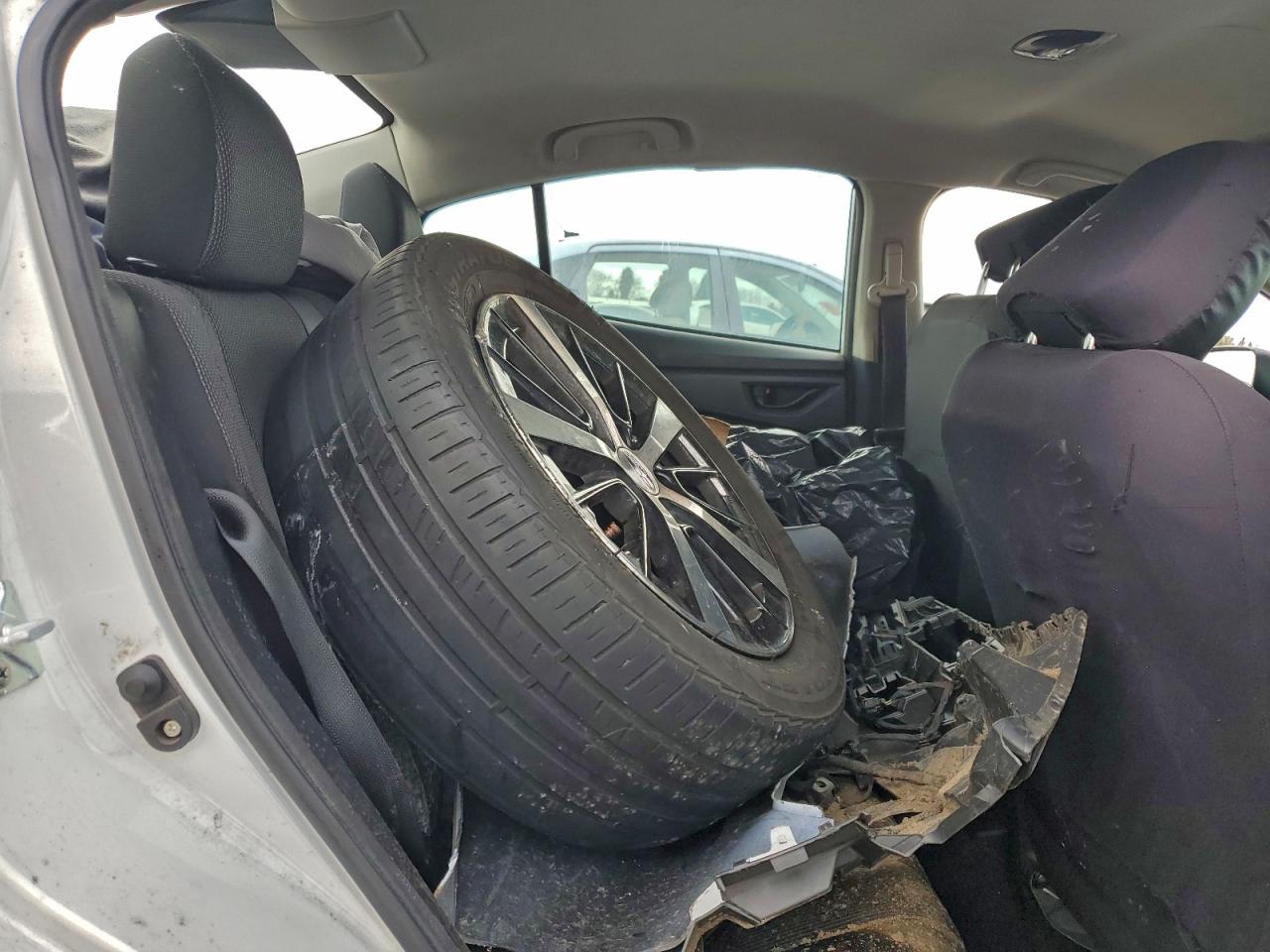 Subaru Impreza Premium Image 9