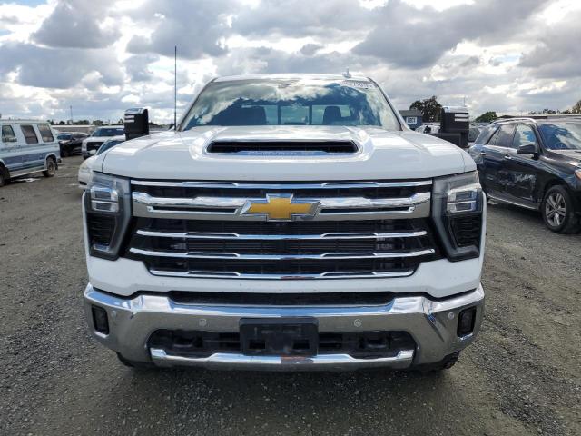 Chevrolet Silverado K2500 Heavy Duty Ltz Image 5