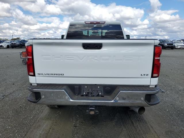 Chevrolet Silverado K2500 Heavy Duty Ltz Image 6