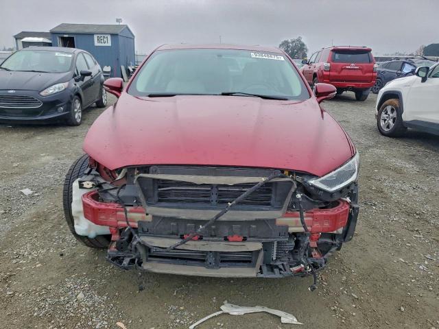 Ford Fusion Titanium Image 2