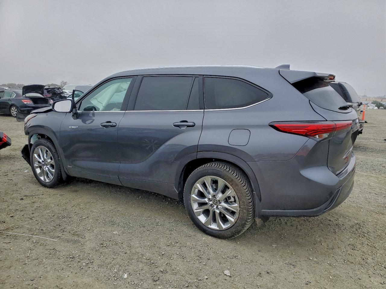 Toyota Highlander Hybrid Limited Image 12