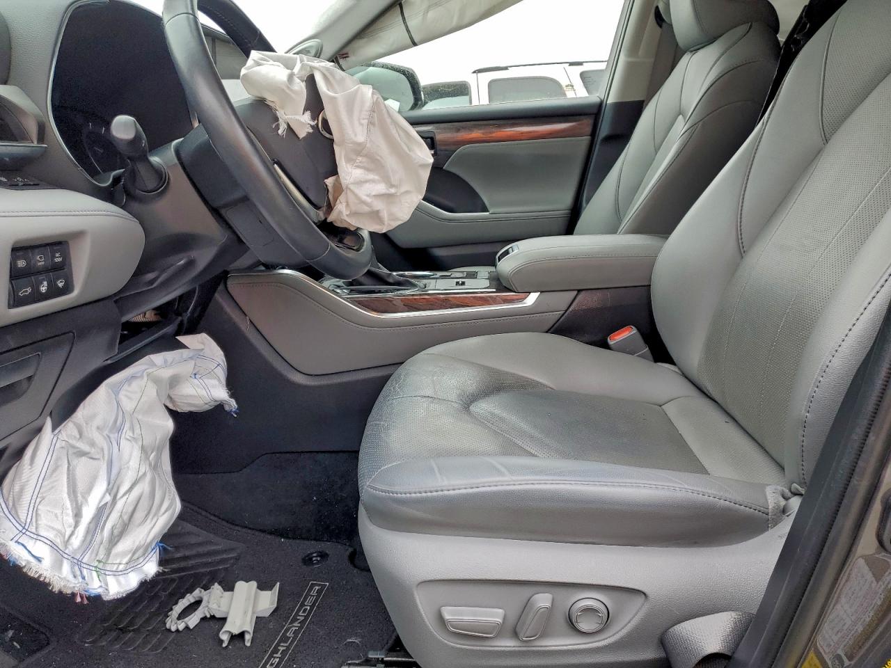 Toyota Highlander Hybrid Limited Image 13