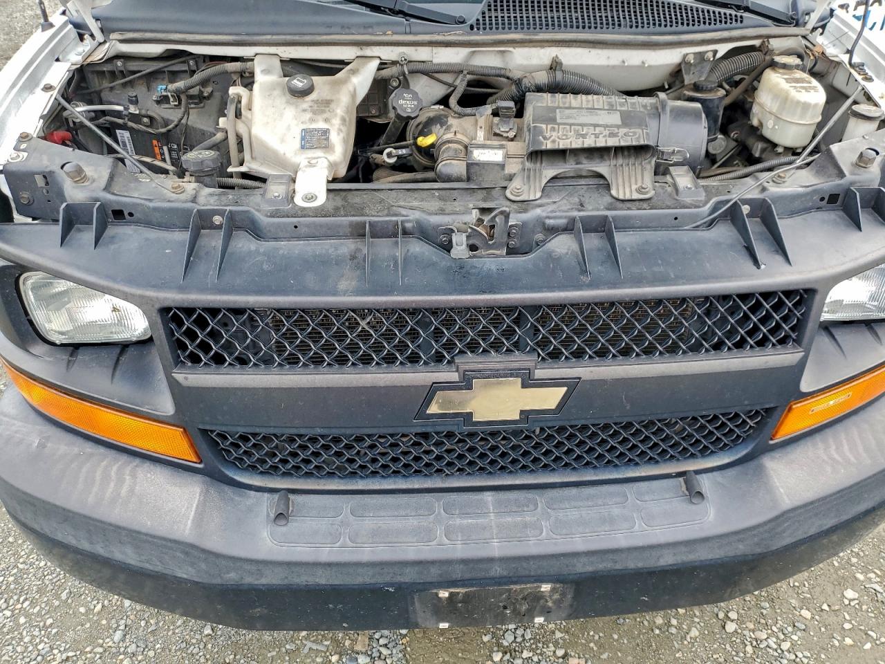 Chevrolet Express Image 12