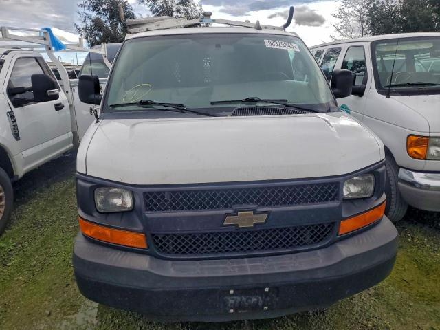 Chevrolet Express Image 9