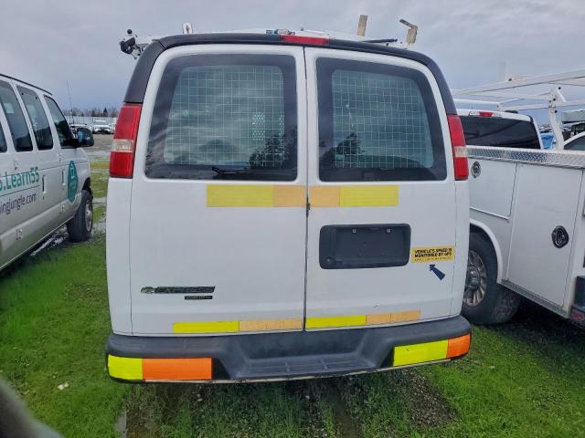 Chevrolet Express Image 13