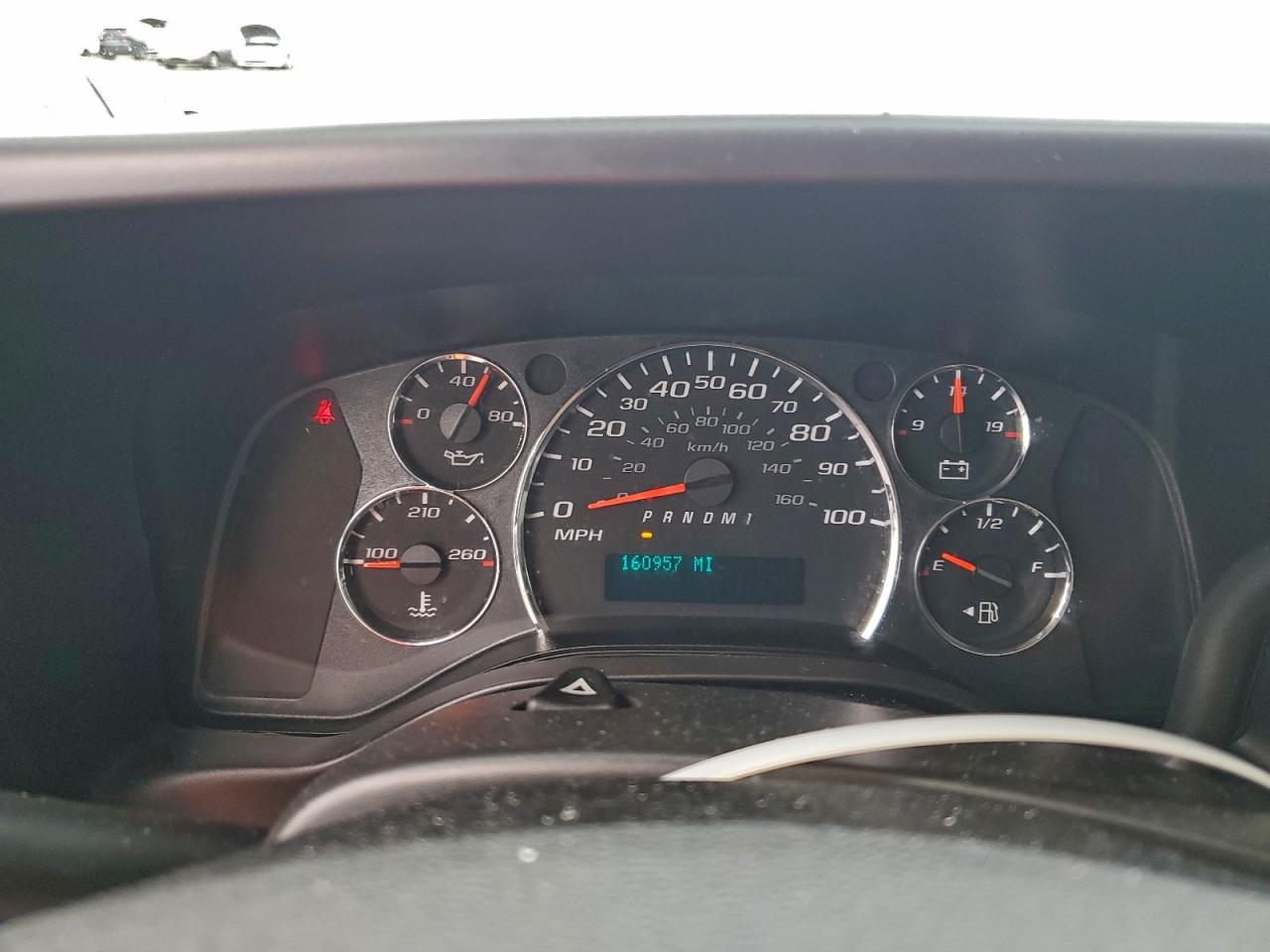 Chevrolet Express Image 2