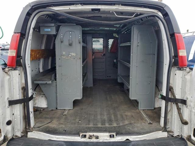 Chevrolet Express Image 5