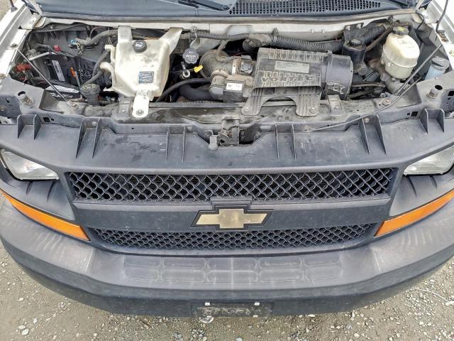 Chevrolet Express Image 4