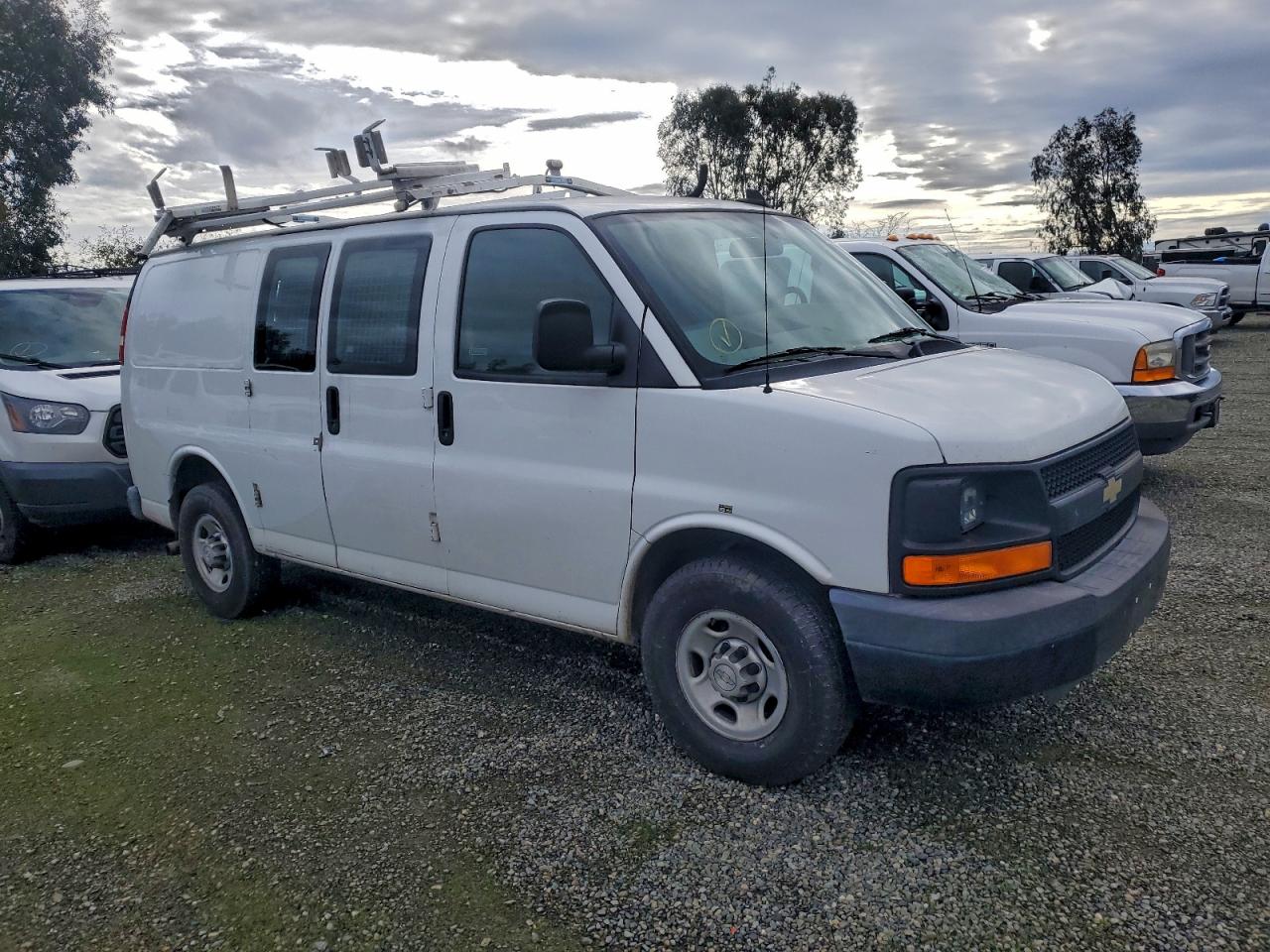 Chevrolet Express Image 4