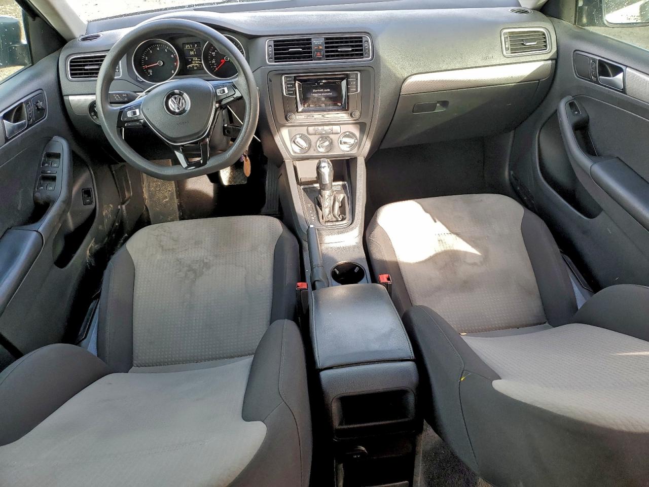 Volkswagen Jetta S Image 6