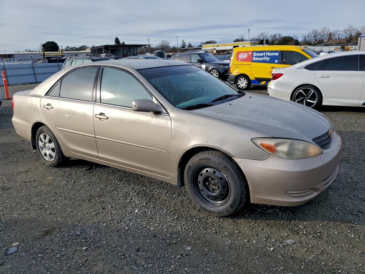 Toyota Camry Le Image 4