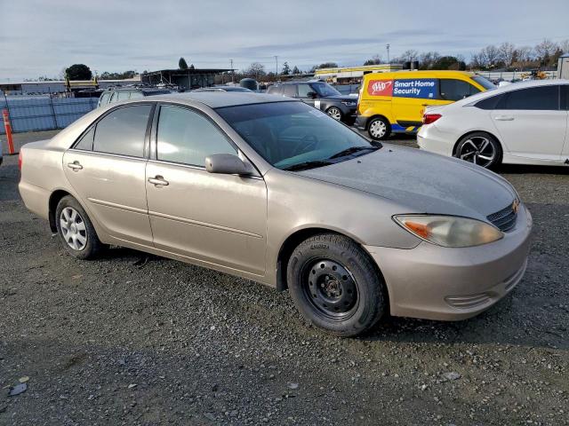 Toyota Camry Le Image 4