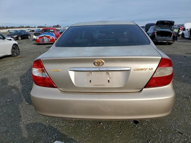 Toyota Camry Le Image 12