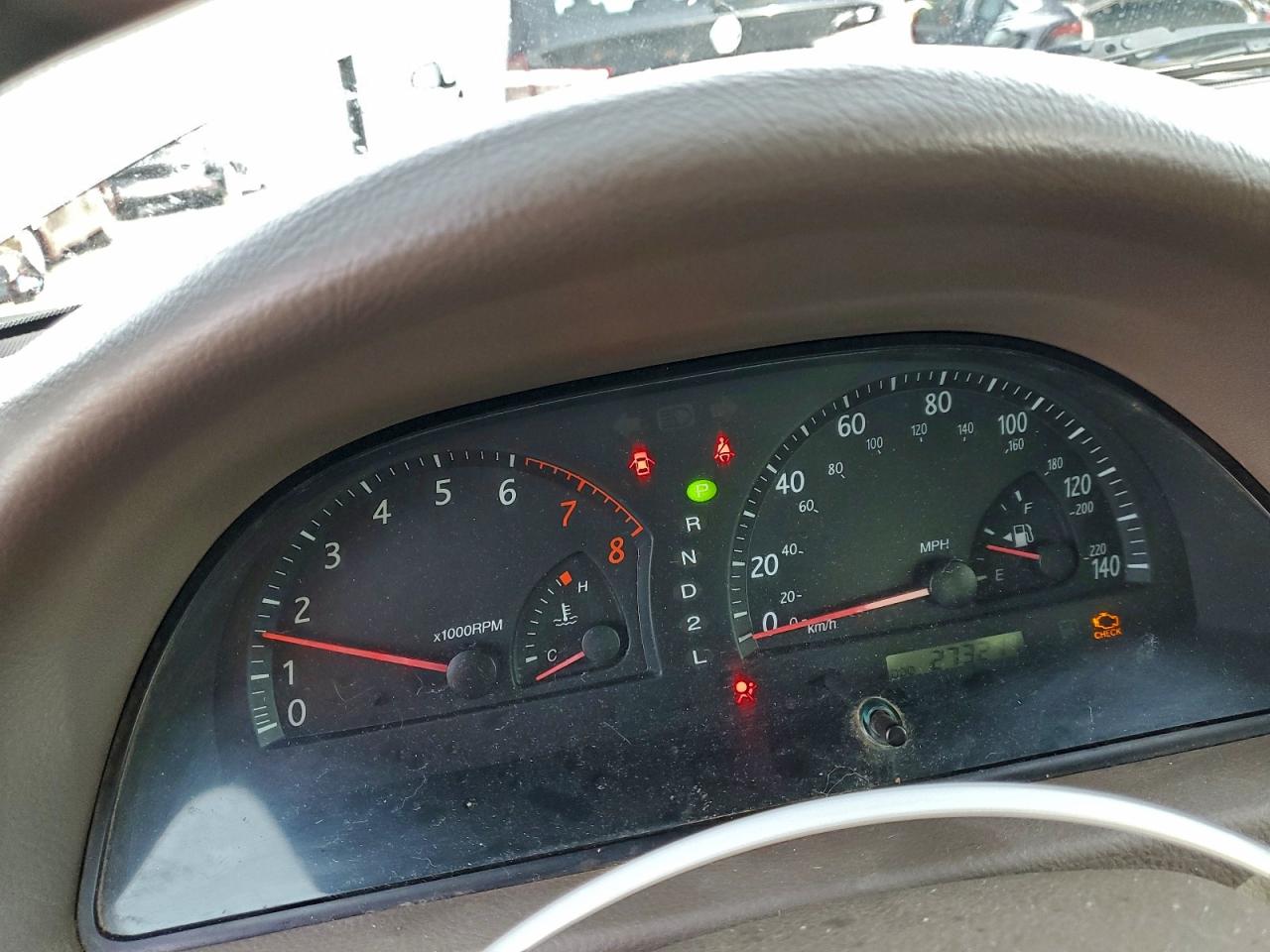 Toyota Camry Le Image 11