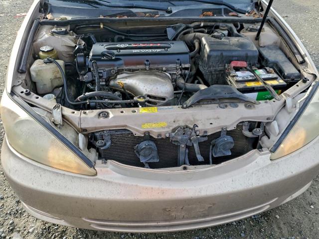 Toyota Camry Le Image 9