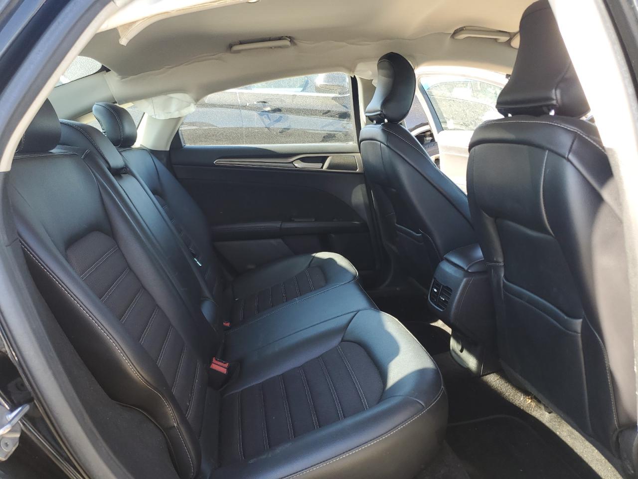 Ford Fusion Se Image 6