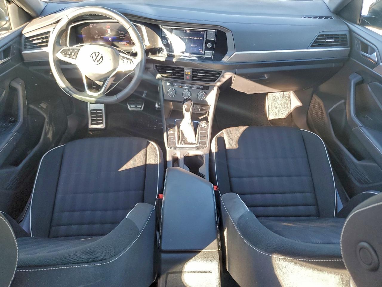 Volkswagen Jetta Sport Image 6