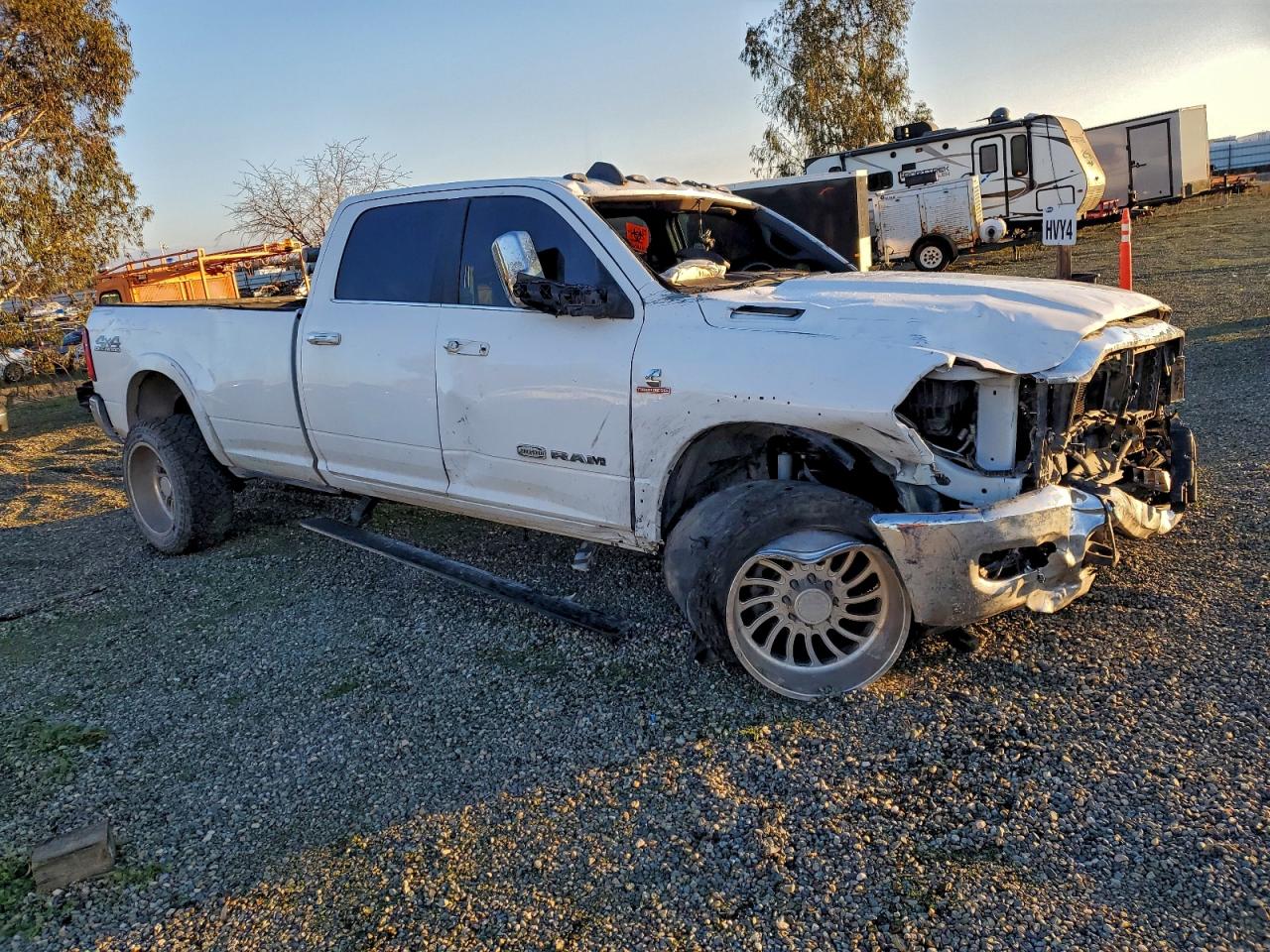 Ram 2500 Longhorn Image 3