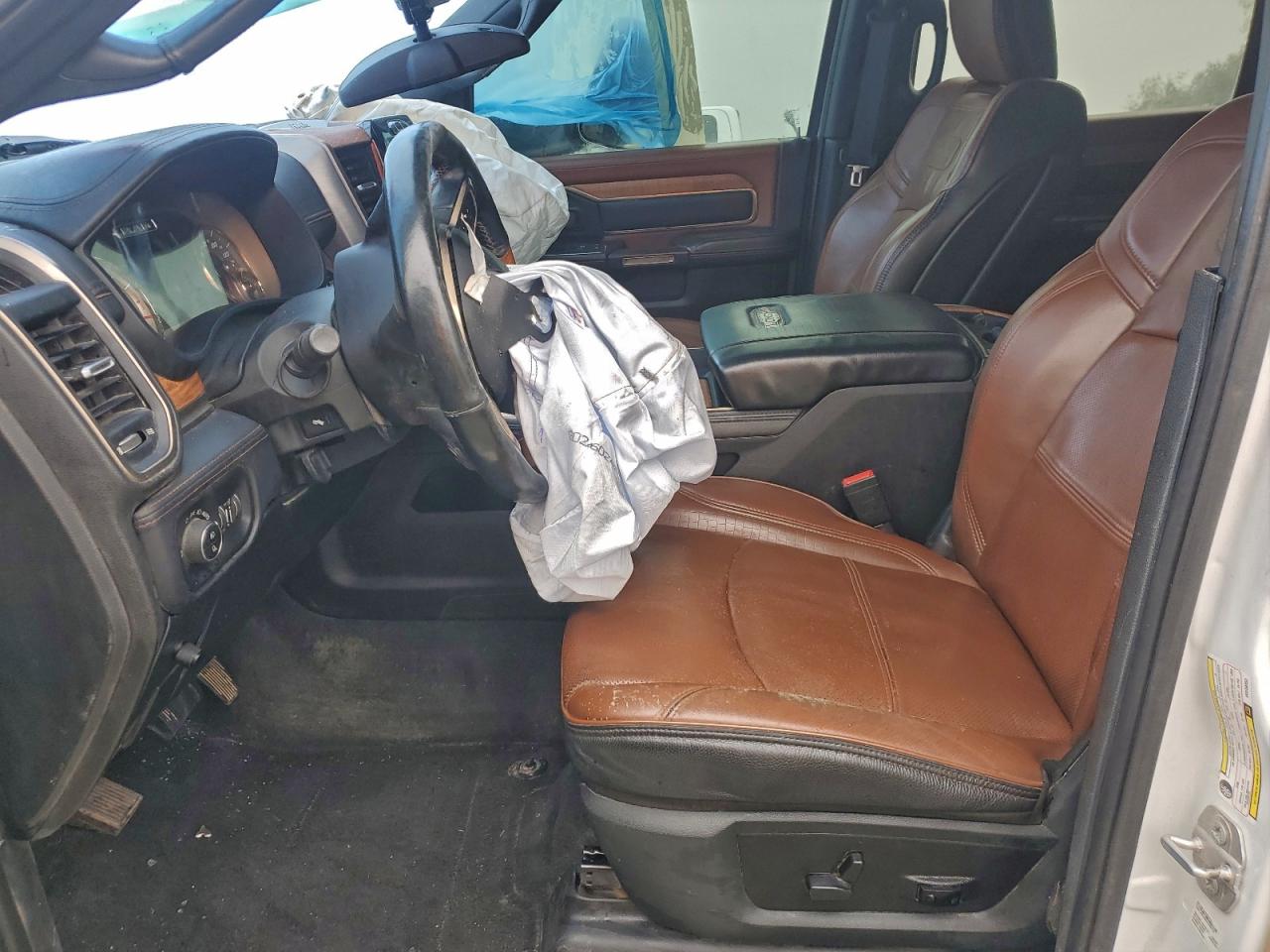 Ram 2500 Longhorn Image 9