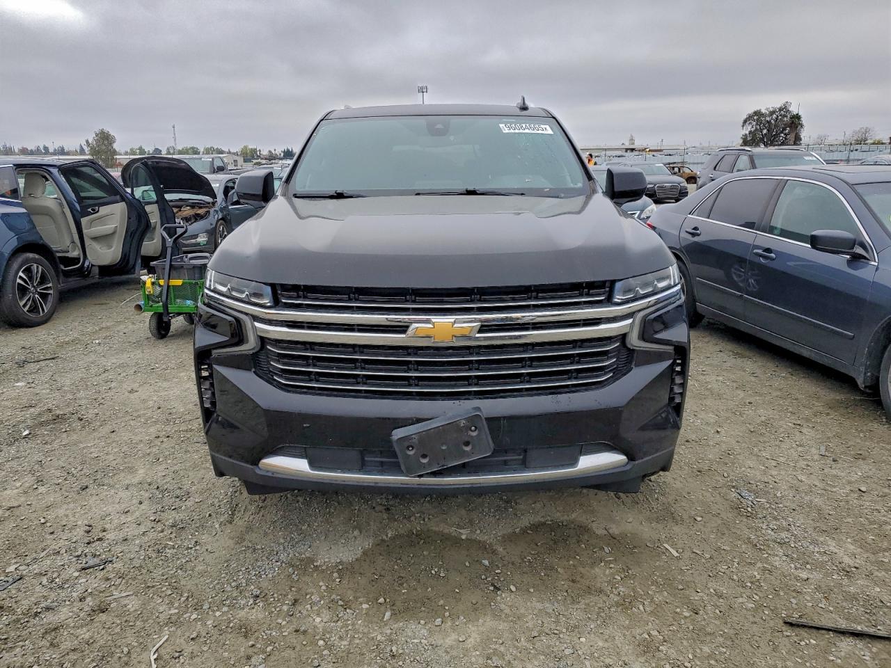 Chevrolet Suburban C1500 Lt Image 7