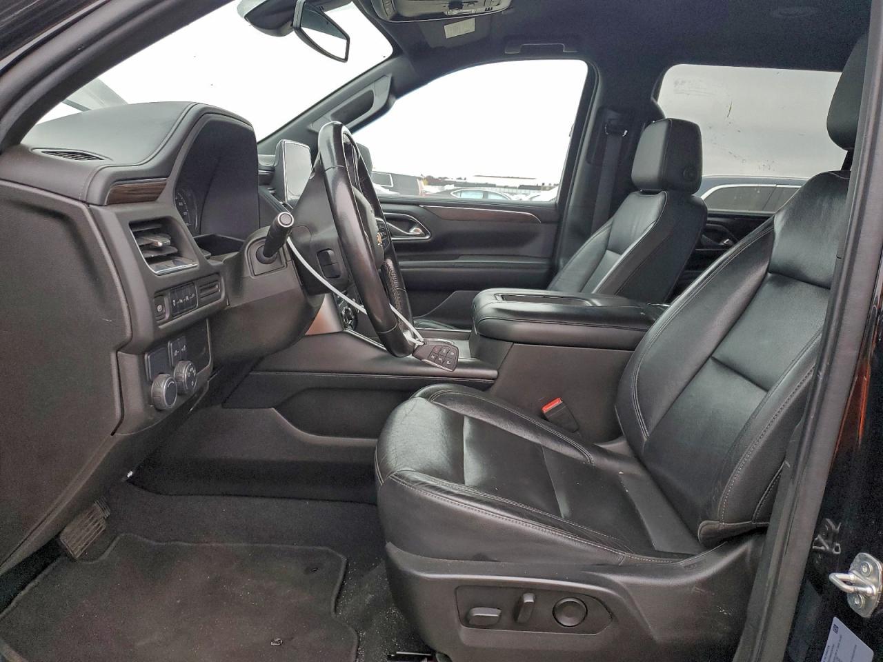 Chevrolet Suburban C1500 Lt Image 5