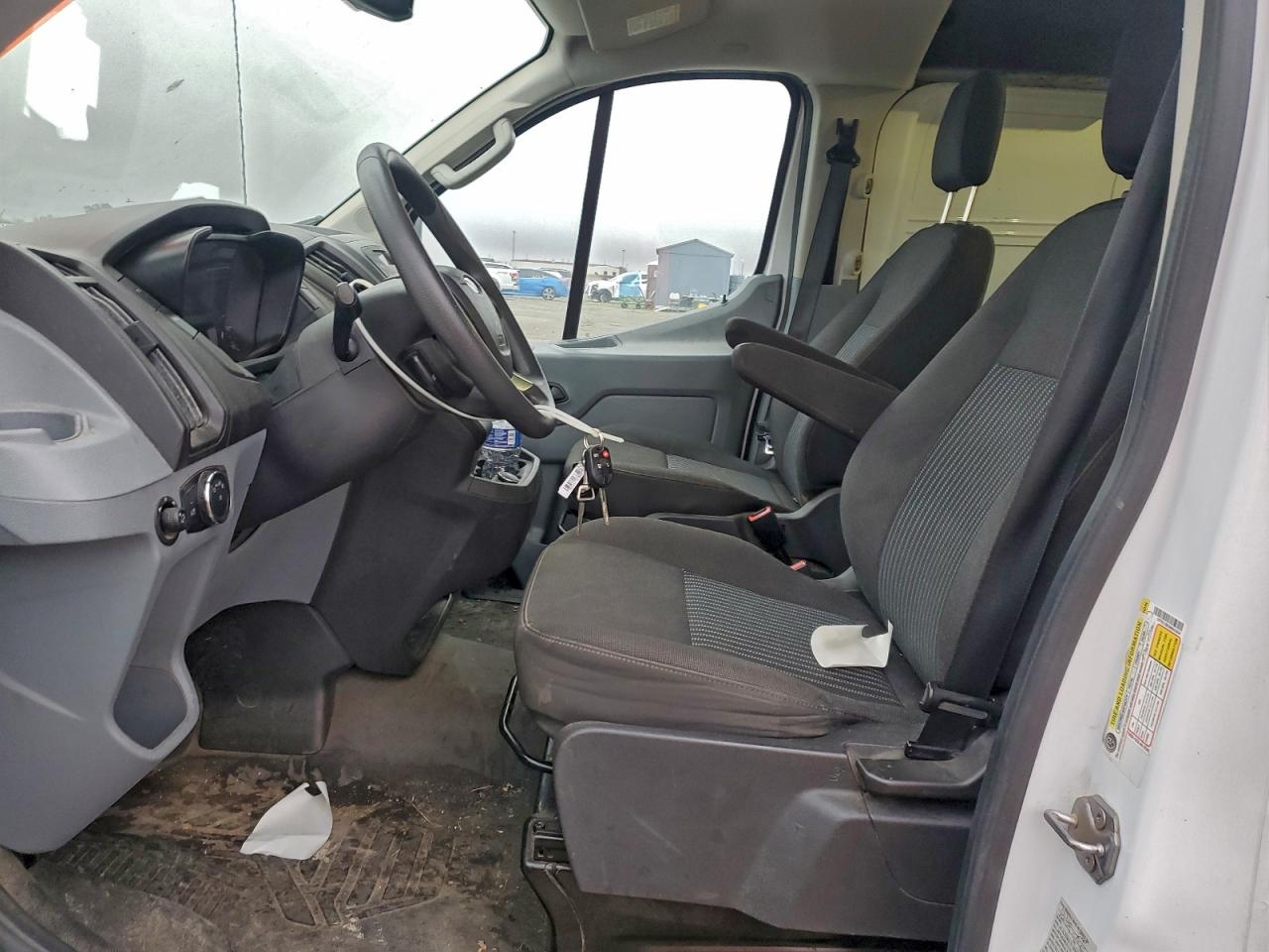 Ford Transit T-150 Image 3