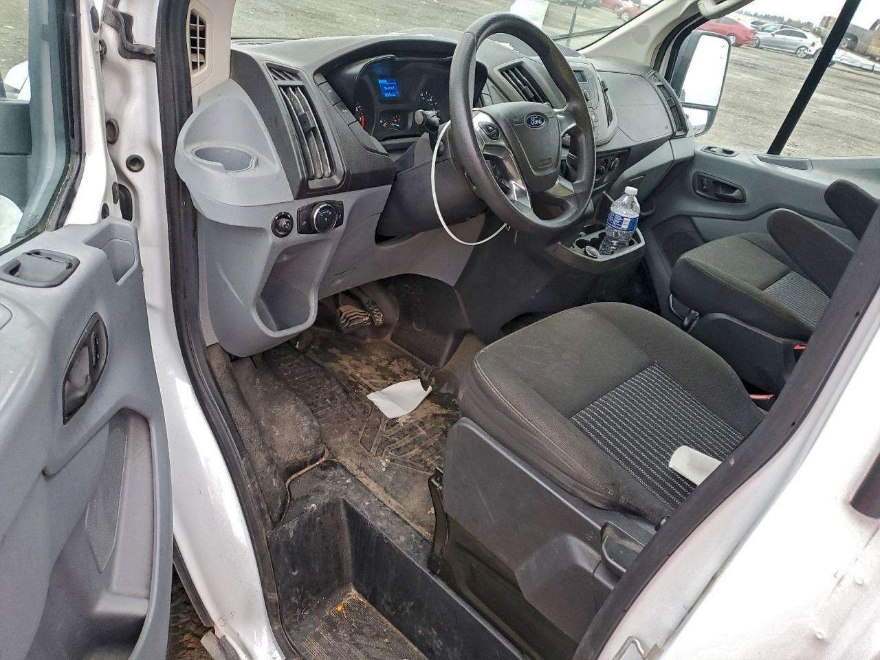 Ford Transit T-150 Image 4