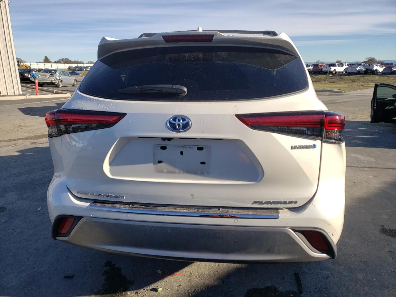 Toyota Highlander Hybrid Platinum Image 8