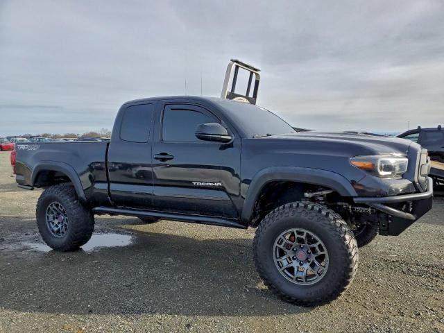 Toyota Tacoma Access Cab Image 11