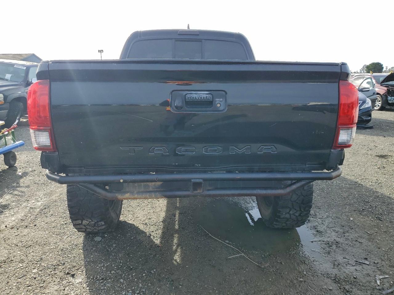 Toyota Tacoma Access Cab Image 9