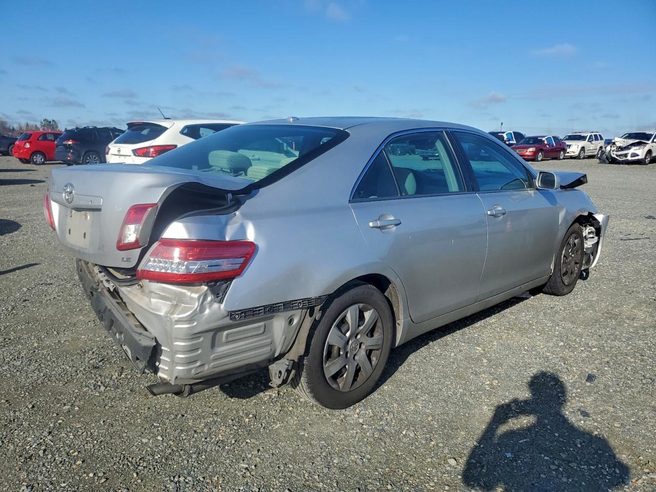 Toyota Camry Base Image 7