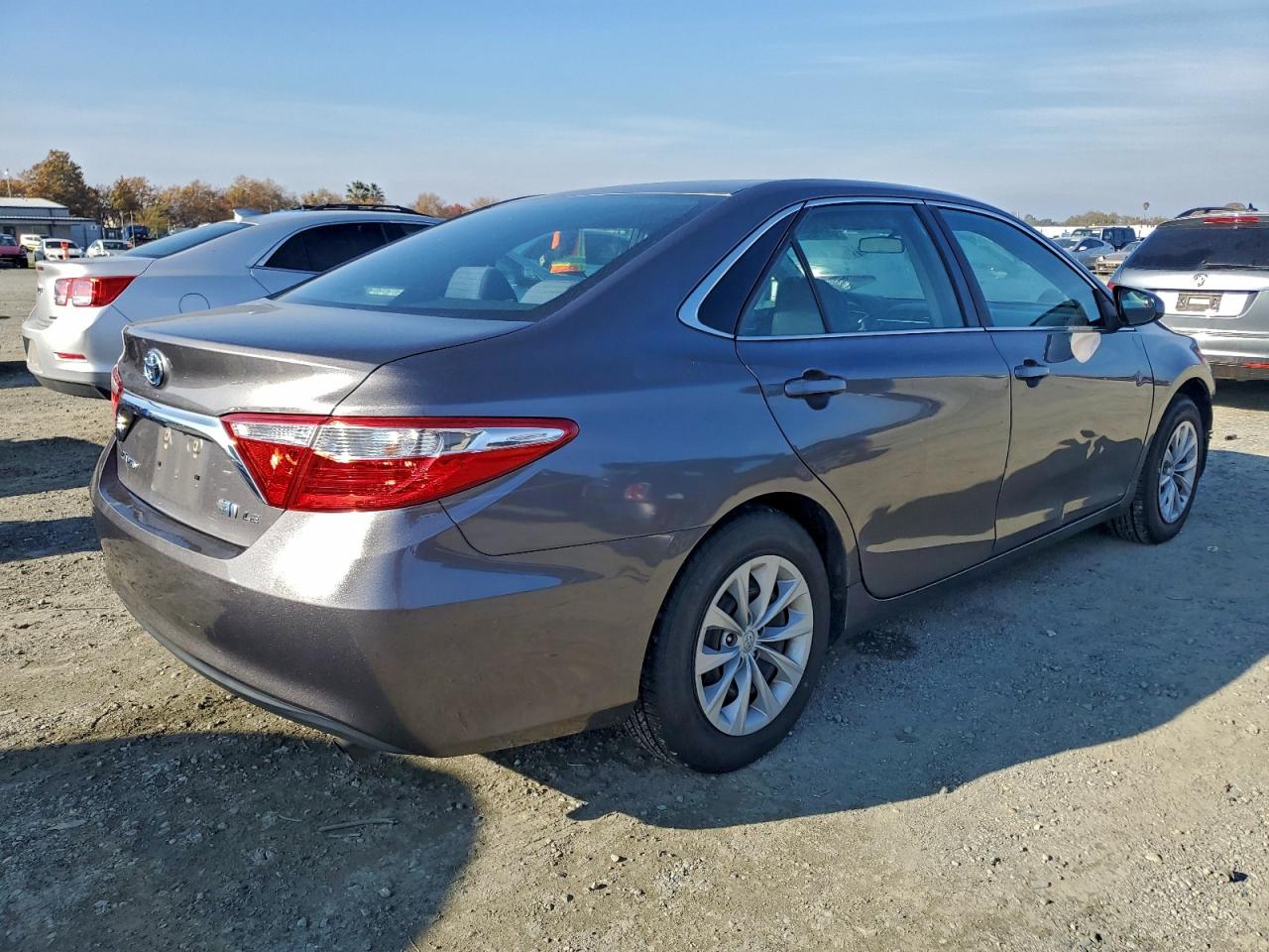 Toyota Camry Hybrid Image 2