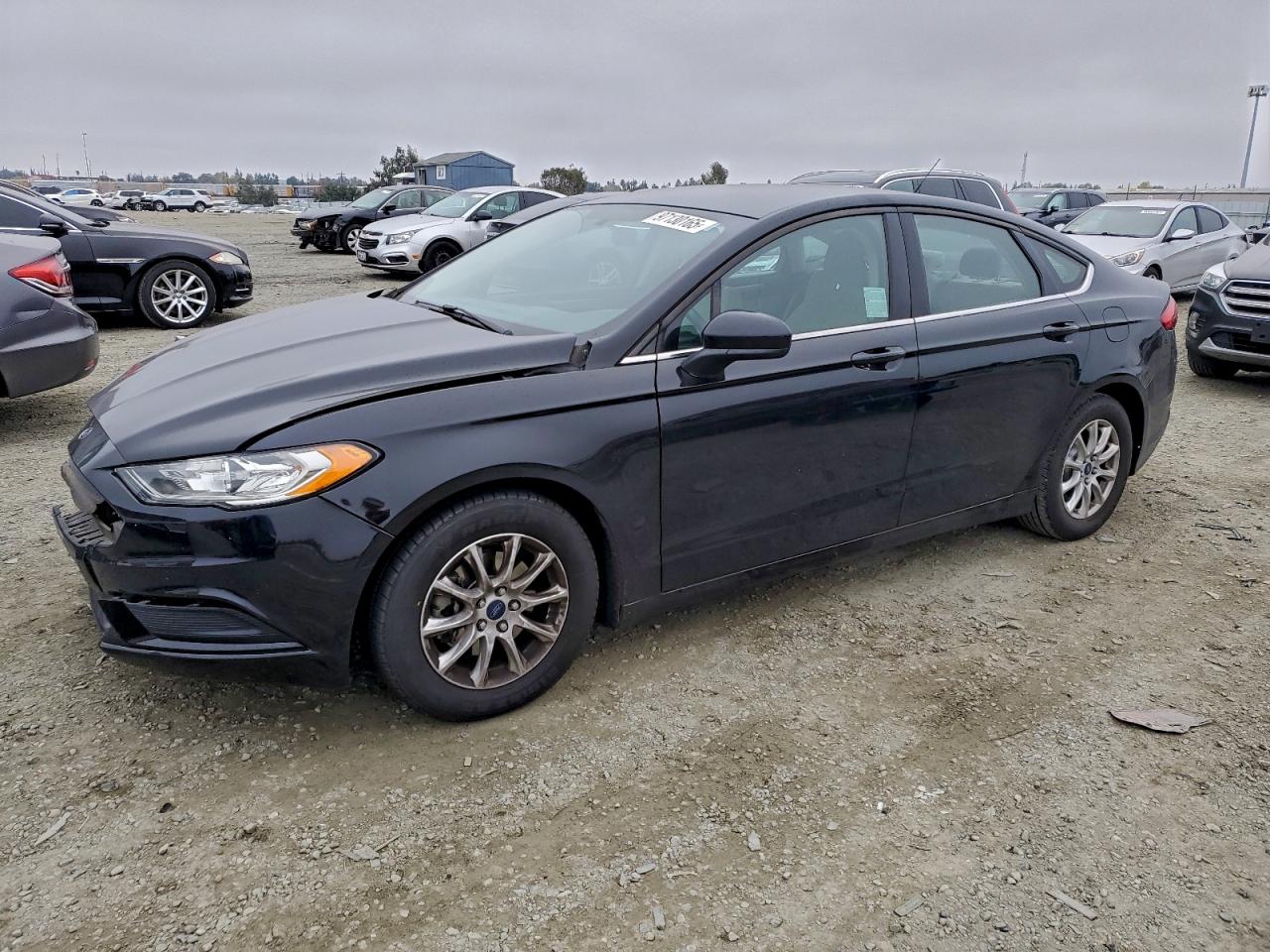Ford Fusion S Image 1