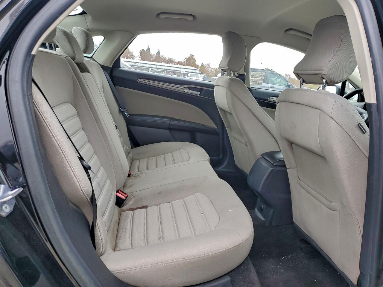 Ford Fusion S Image 10