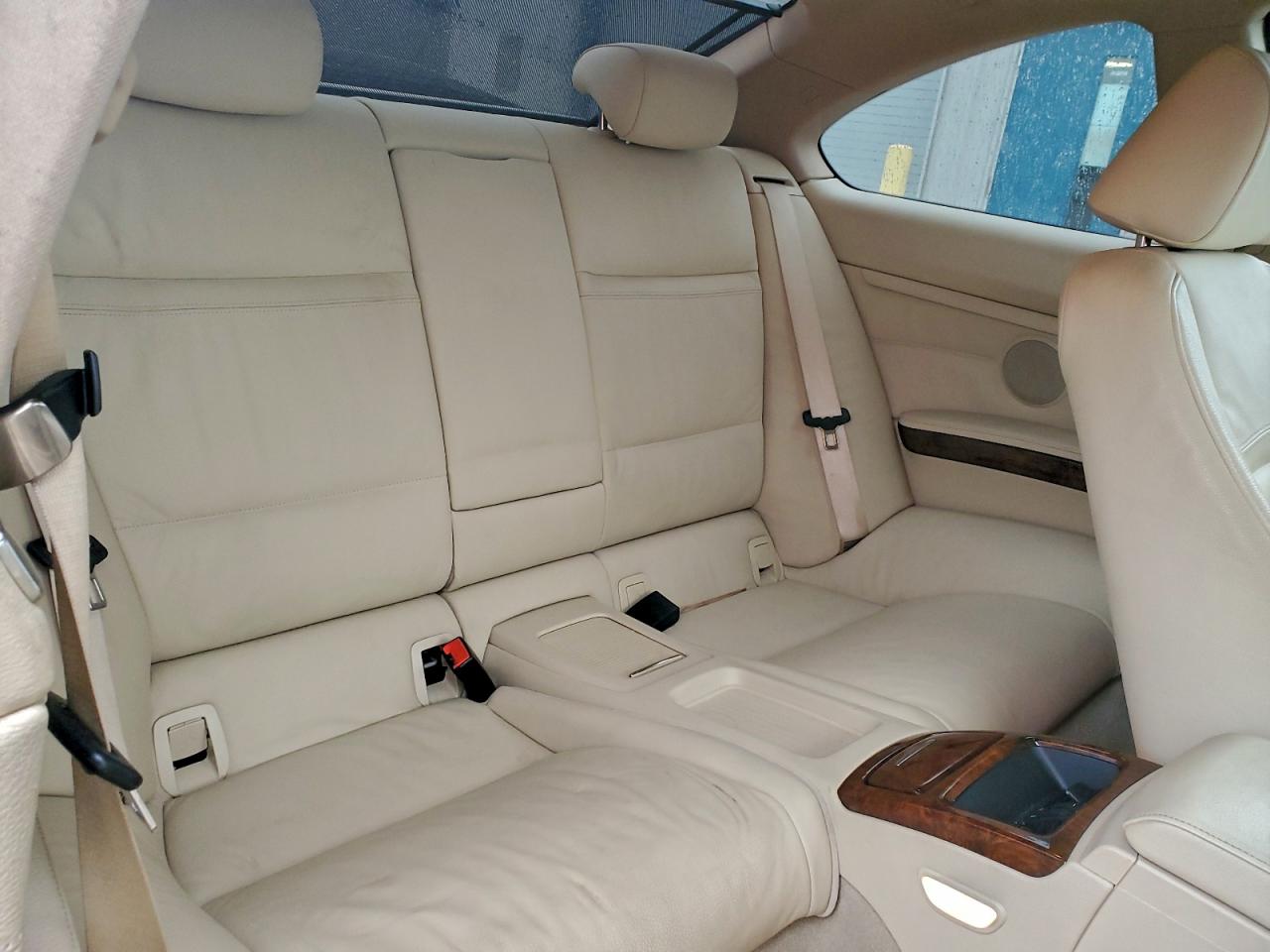 BMW 3 Series I Image 10