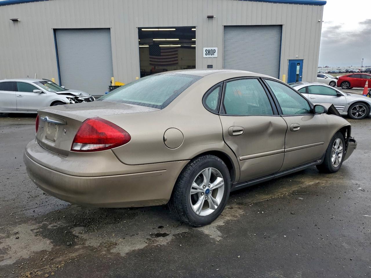 Ford Taurus Lx Image 6