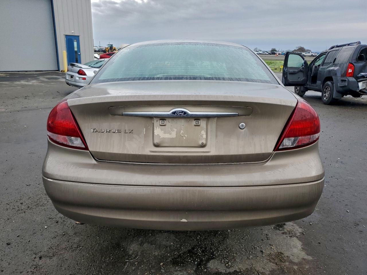 Ford Taurus Lx Image 12