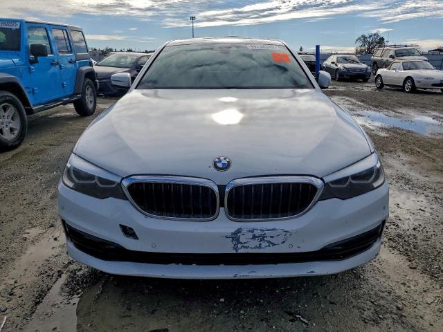 BMW 5 Series I Image 11