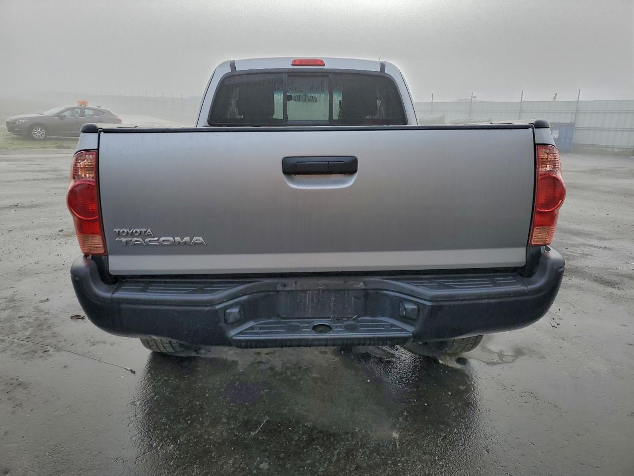 Toyota Tacoma Access Cab Image 4