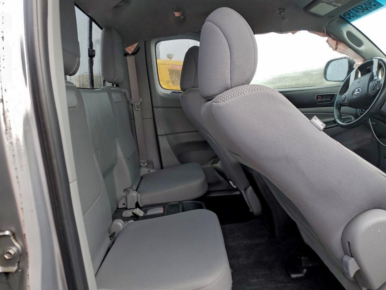 Toyota Tacoma Access Cab Image 10