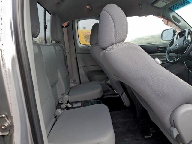 Toyota Tacoma Access Cab Image 10