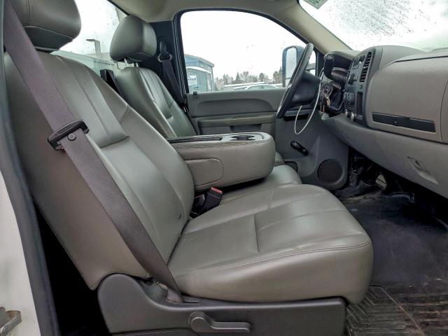 Chevrolet Silverado C2500 Heavy Duty Image 12