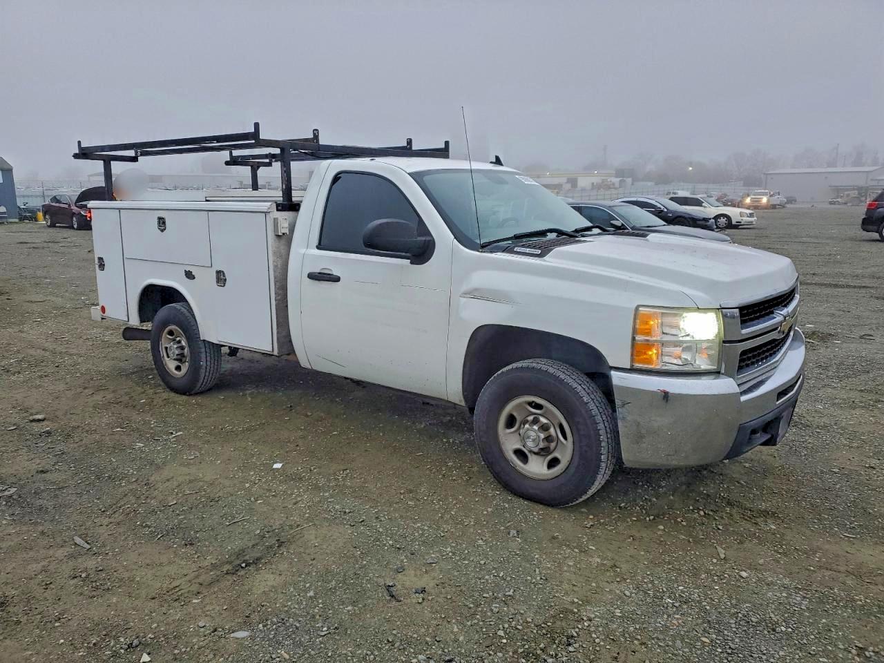 Chevrolet Silverado C2500 Heavy Duty Image 11