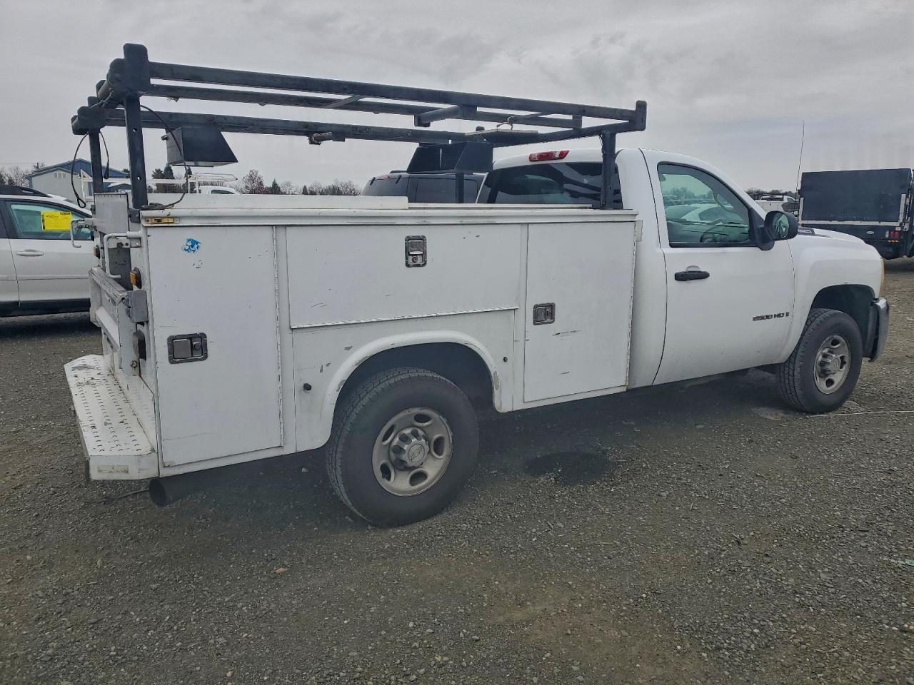 Chevrolet Silverado C2500 Heavy Duty Image 2