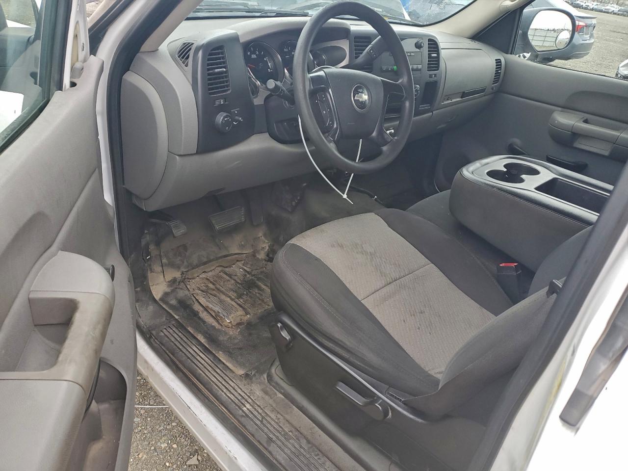 Chevrolet Silverado C2500 Heavy Duty Image 8